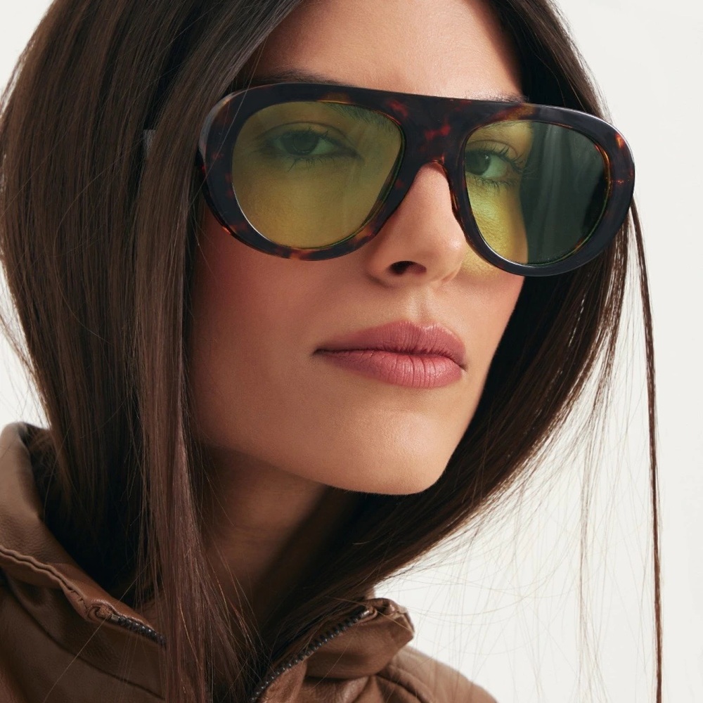 Tortoiseshell Frame Sunglasses with Yellow Lenses. Excellent condition!